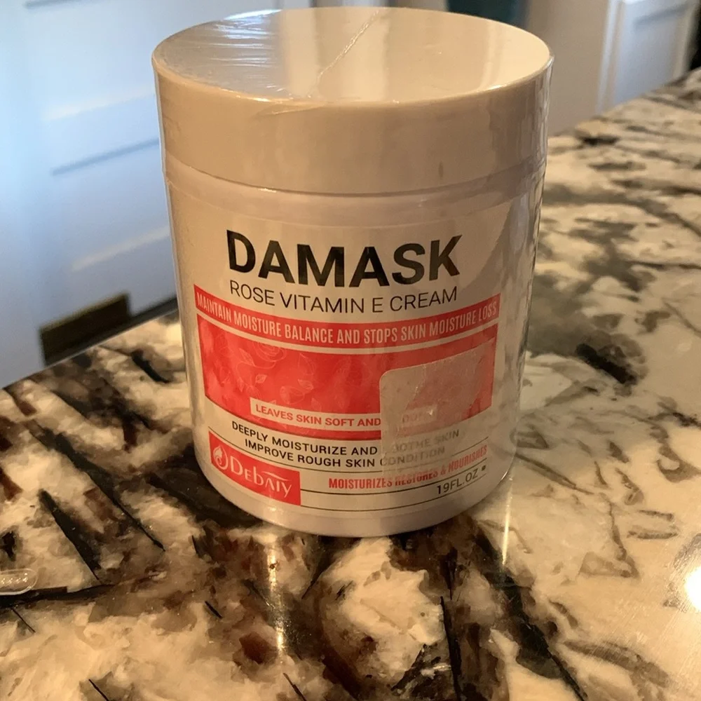 Damask rise vitamin e‎ cream. New in sealed container. 100 retail